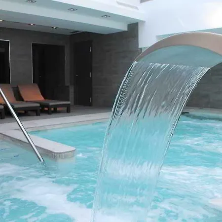 Monteros & Hotell 5*