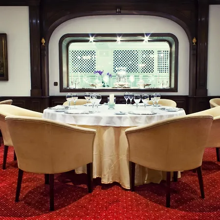 Monteros & 5* マルベーリャ